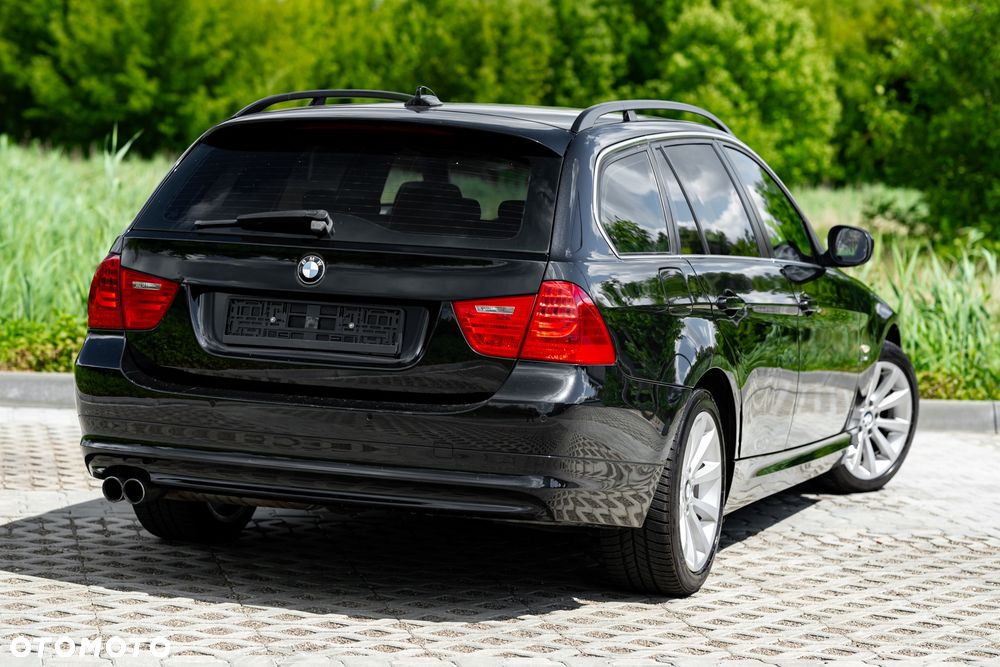 BMW Seria 3 325i xDrive Edition Exclusive - 13