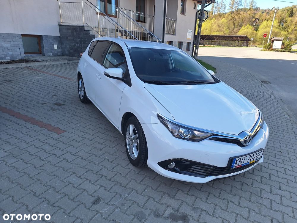Toyota Auris 1.2 Turbo Design Edition - 32
