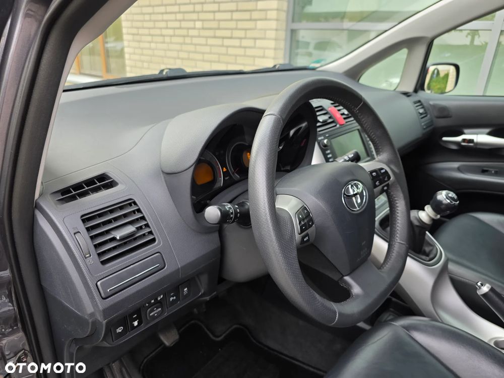 Toyota Auris - 17