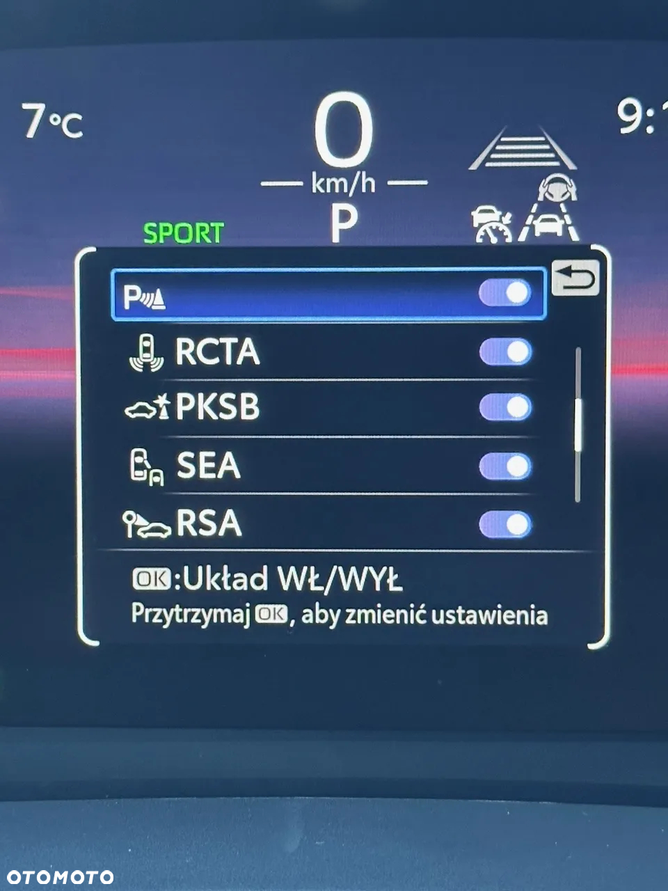 Toyota C-HR 1.8 Hybrid Team Deutschland - 31