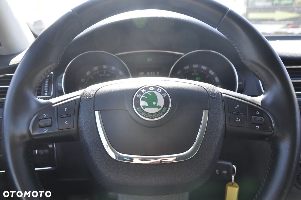 Skoda Superb 2.0 TDI DSG Exclusive - 8