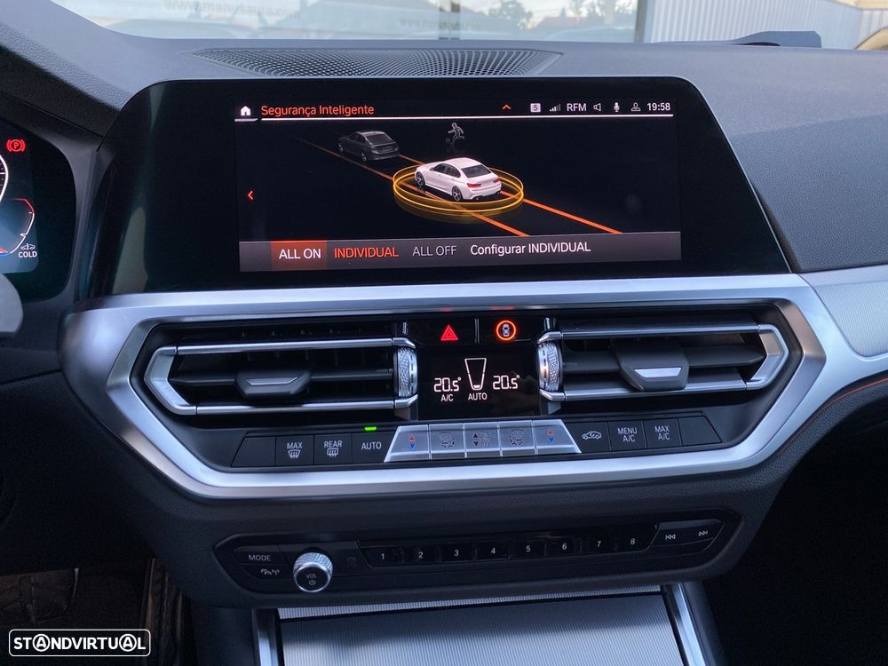 BMW 318 d Pack Desportivo M Auto - 39