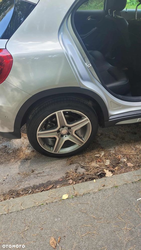 Mercedes-Benz GLA 250 4-Matic - 10