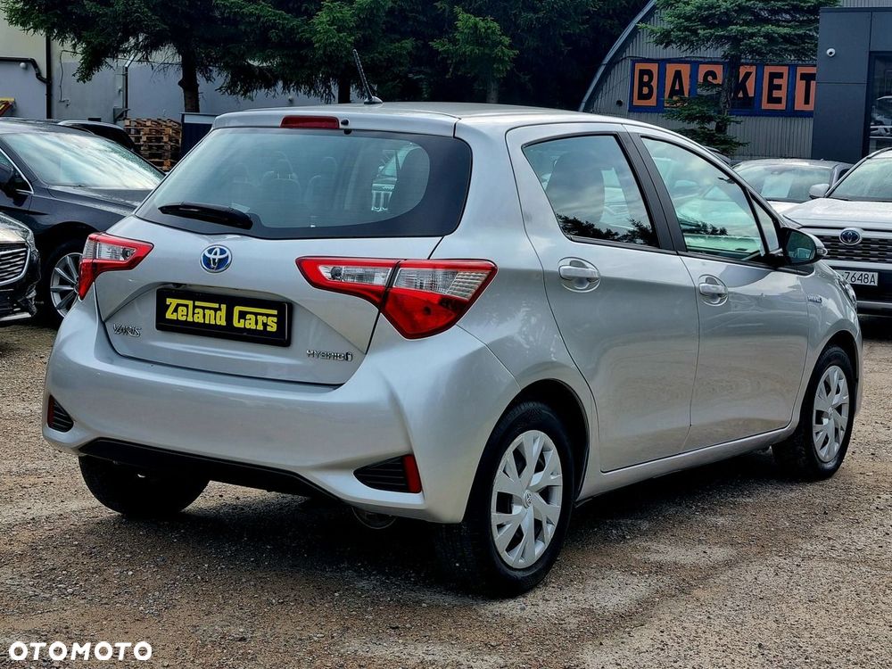 Toyota Yaris Hybrid 100 Active EU6 - 5
