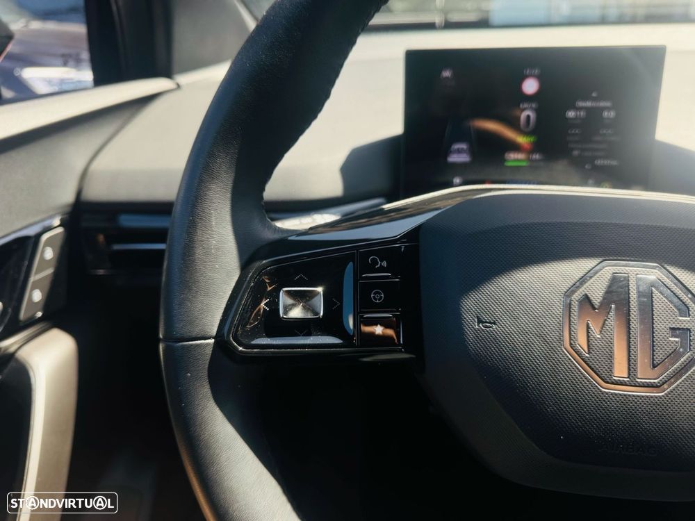 MG MG4 64 kWh Luxury - 26