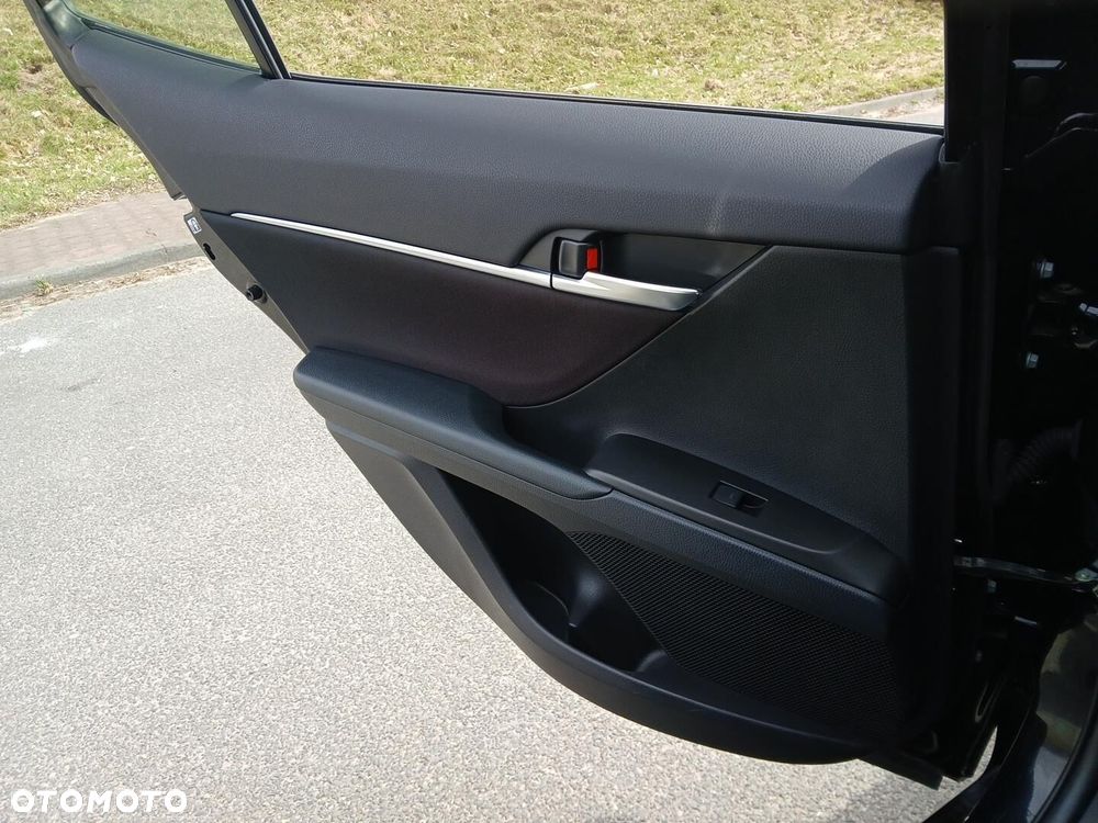 Toyota Camry 2.5 Hybrid Comfort CVT - 41