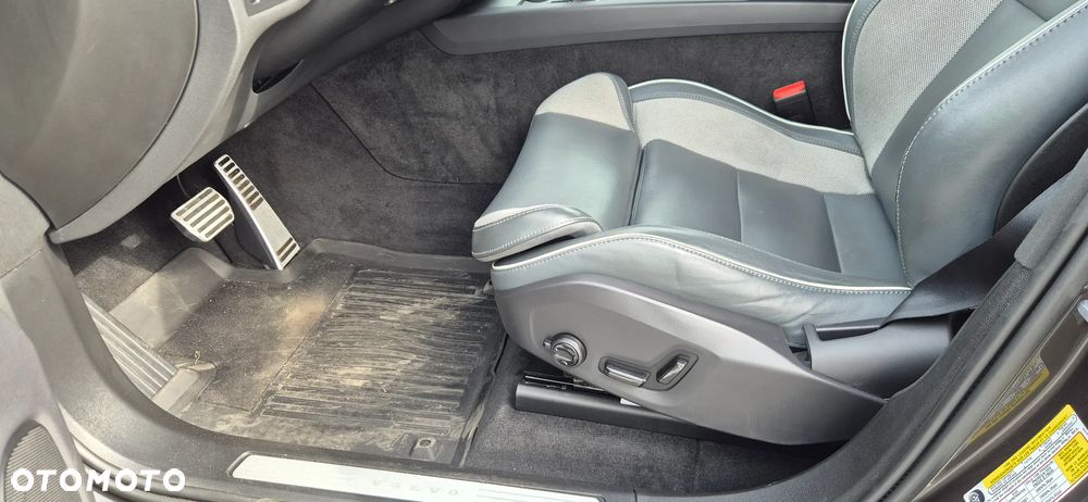 Volvo XC 60 T6 AWD Geartronic RDesign - 20