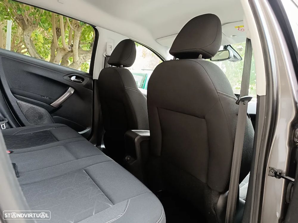 Peugeot 2008 1.2 PureTech Style - 26