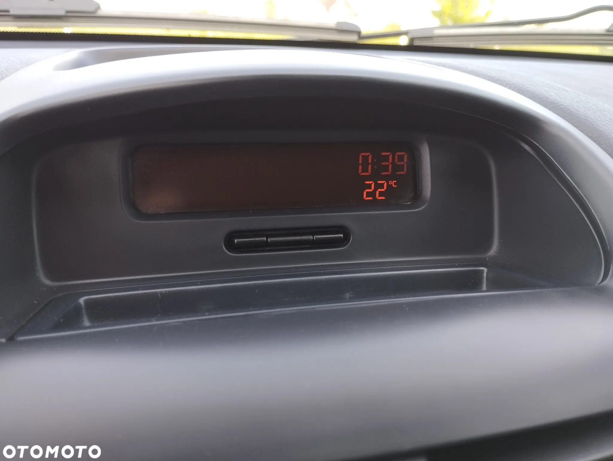 Renault Clio 1.2 16V 75 Collection - 12