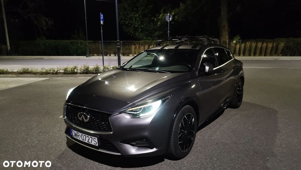 Infiniti Q30 1.5d DCT Premium City Black - 3