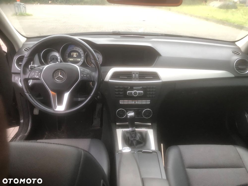 Mercedes-Benz Klasa C 180 (BlueEFFICIENCY) Avantgarde - 3