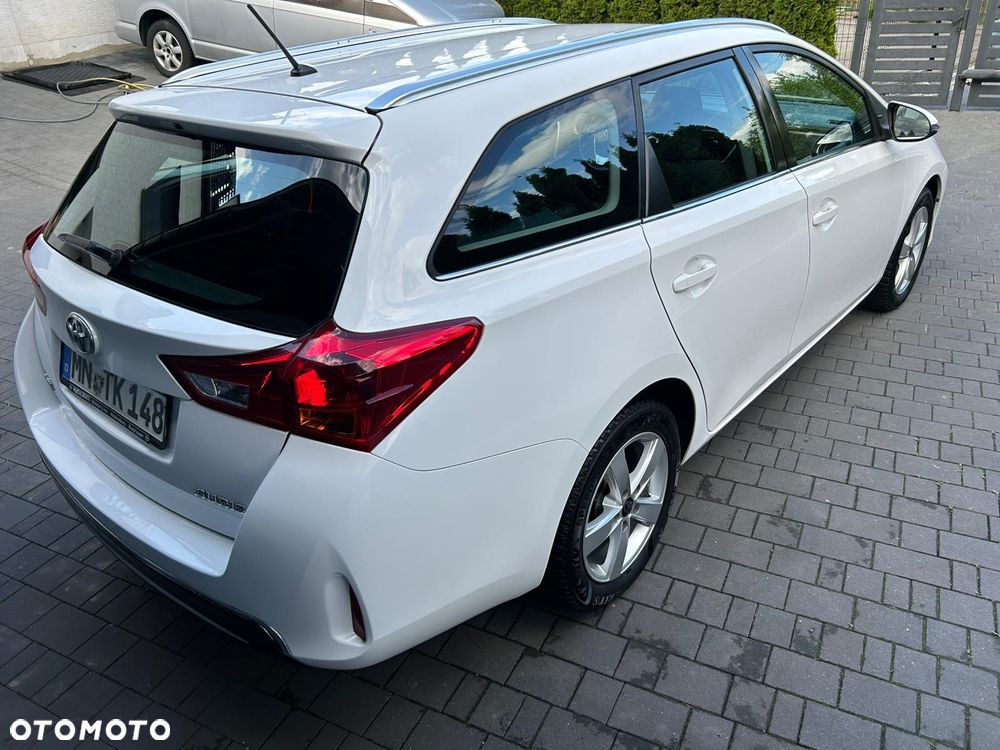 Toyota Auris 1.6 Premium - 9