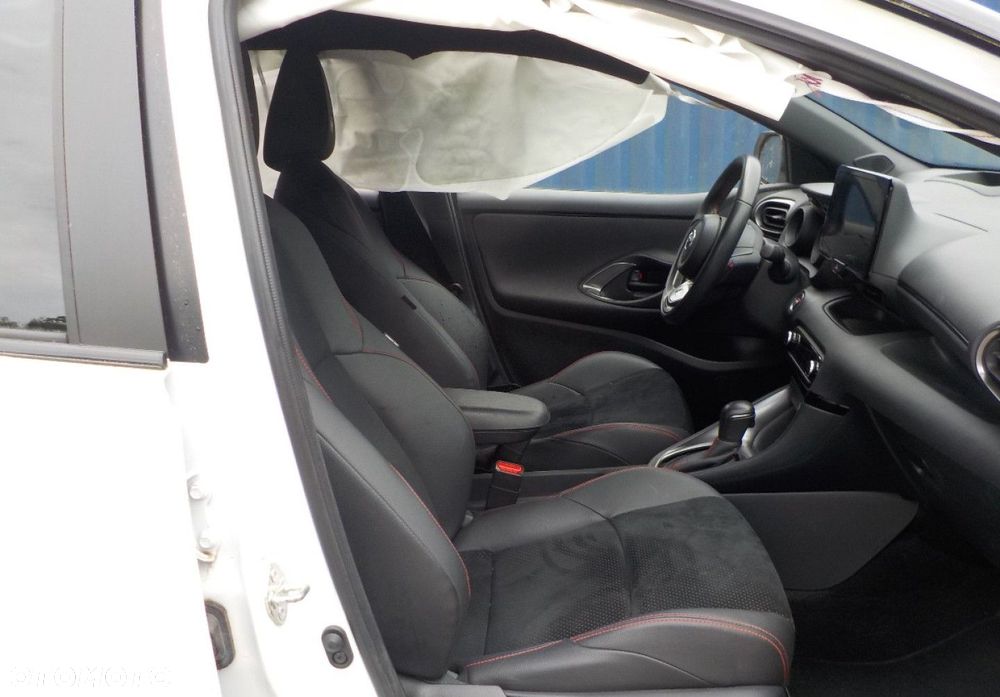 Toyota Yaris - 17