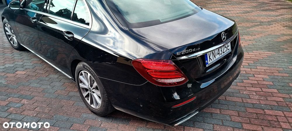 Mercedes-Benz Klasa E 200 d Business Edition 9G-TRONIC - 3