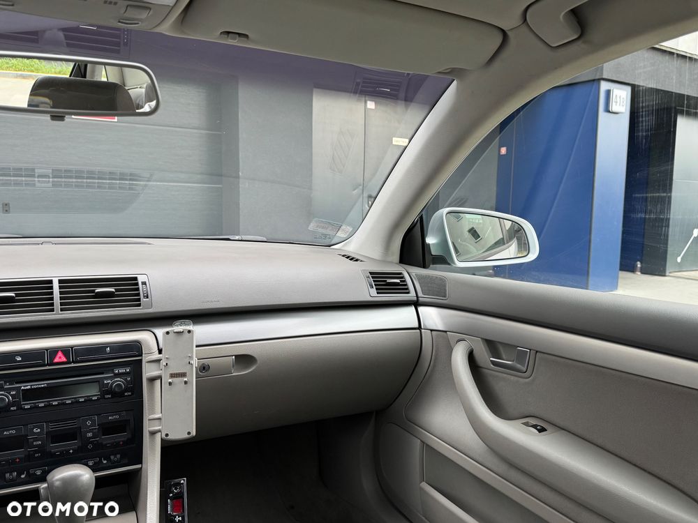 Audi A4 Limousine - 9