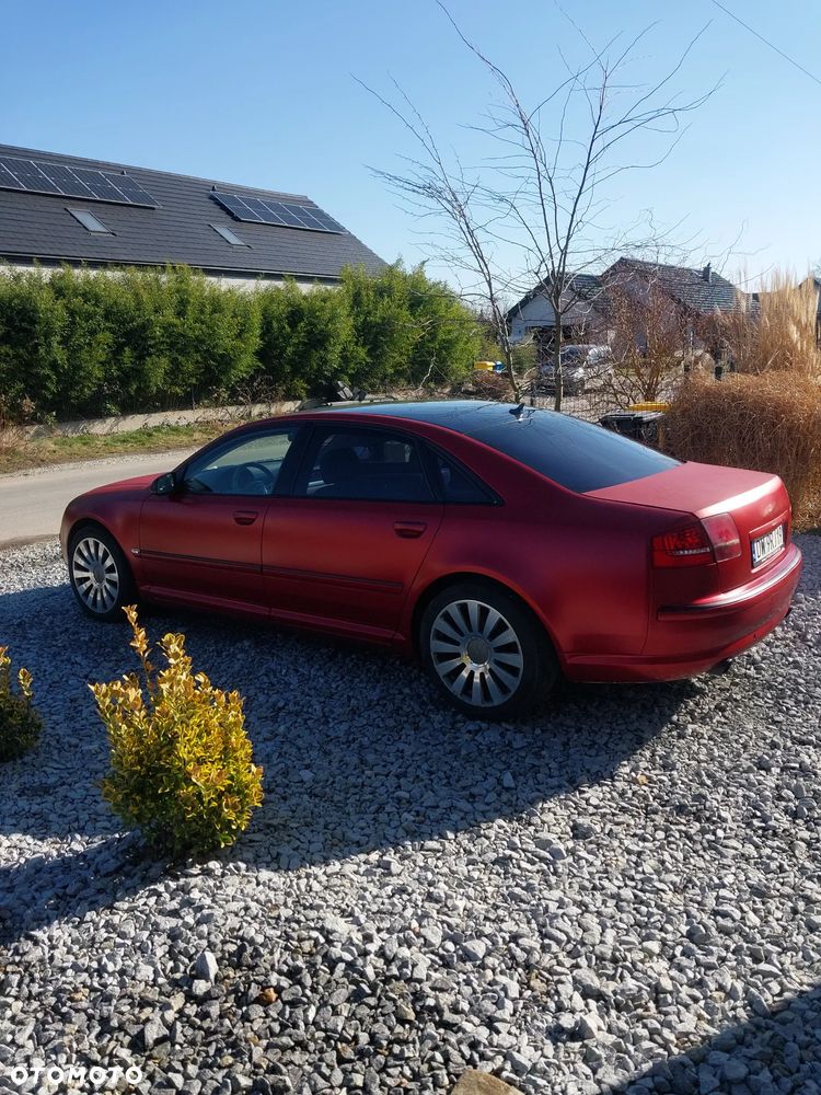 Audi A8 4.2 L Quattro - 12