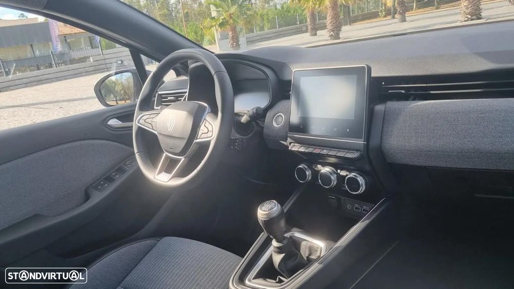 Renault Clio - 11