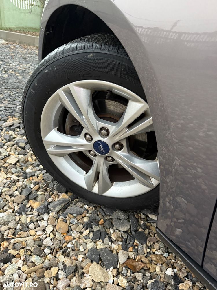 Ford Focus Turnier 1.0 EcoBoost Start-Stopp-System Titanium - 12