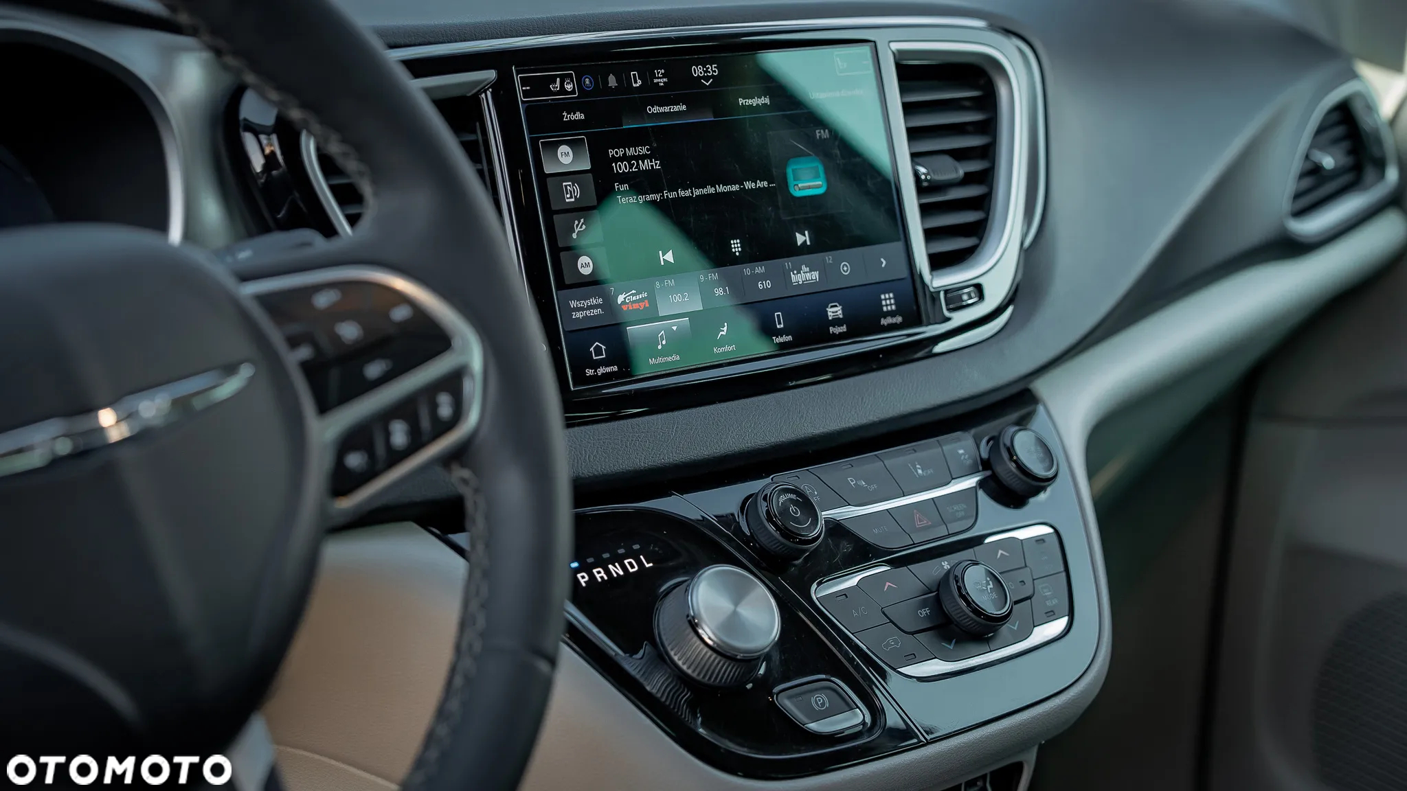 Chrysler Pacifica - 23