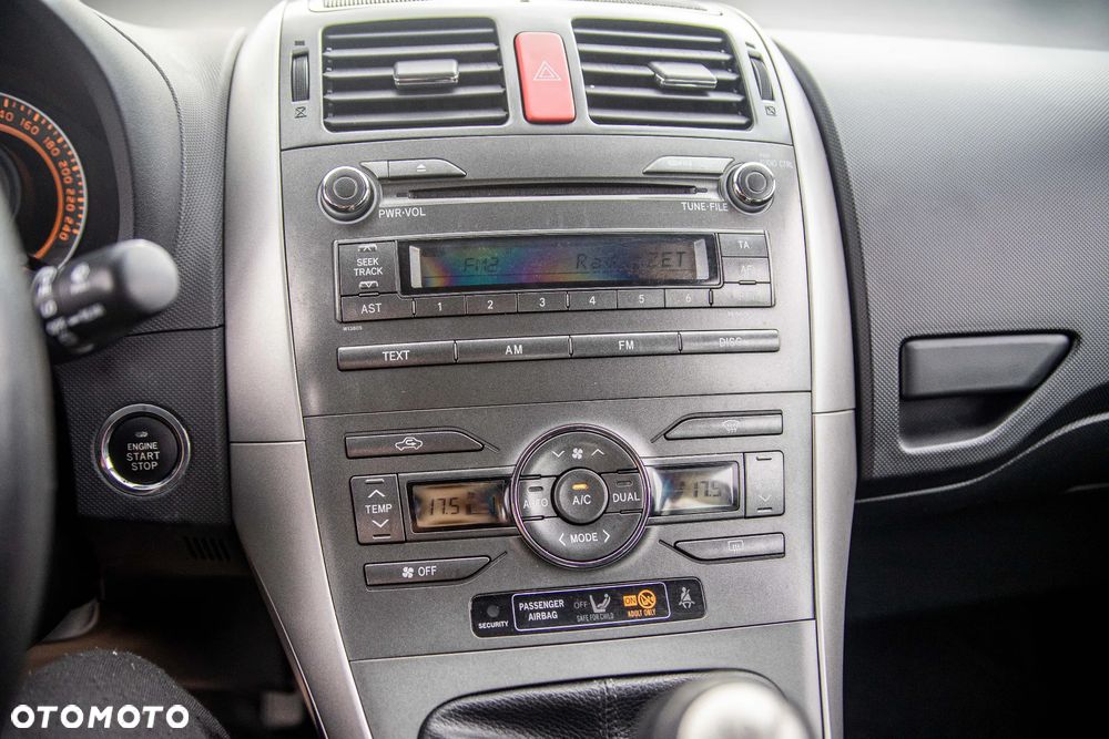 Toyota Auris 1.6 VVT-i Premium - 17