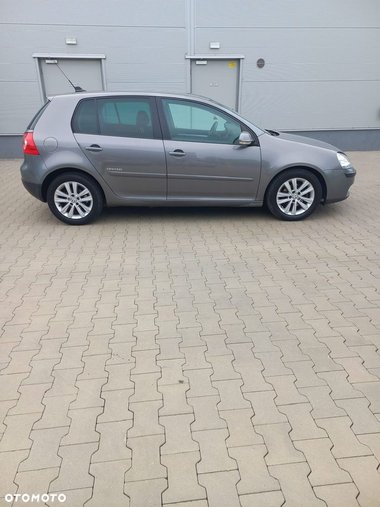 Volkswagen Golf 1.9 TDI DPF United BlueMotion - 10