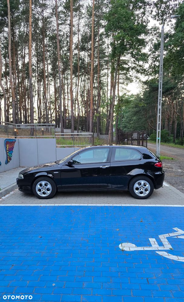 Alfa Romeo 147 1.9 JTD 16V M-Jet Distinctive - 7