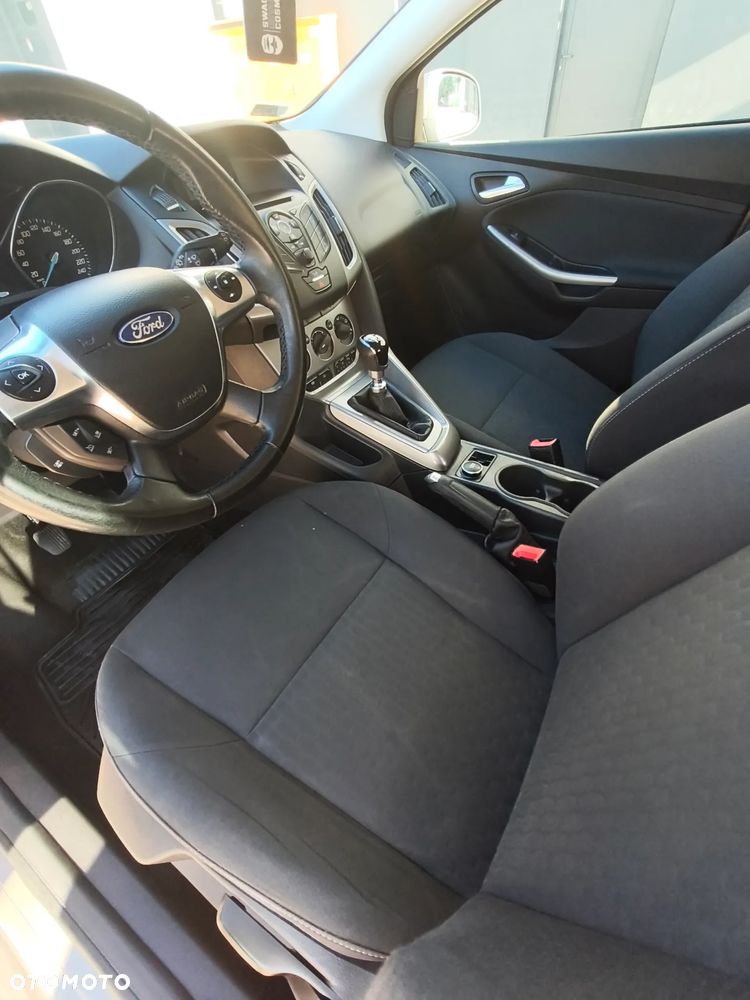 Ford Focus 1.6 EcoBoost Trend - 22