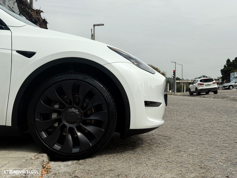 Tesla Model Y Long Range Dual Motor AWD - 11