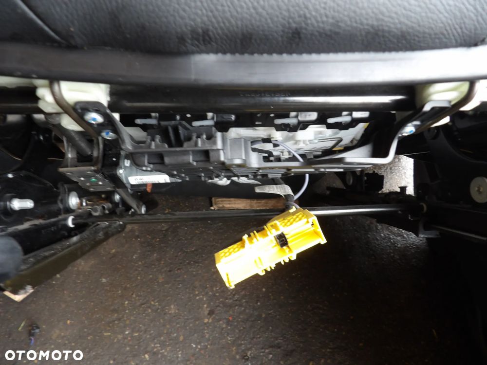 BMW - F10 - FOTELE , KANAPA , BOCZKI - KOMPLET - LIFT - OGRZEWANE - 4