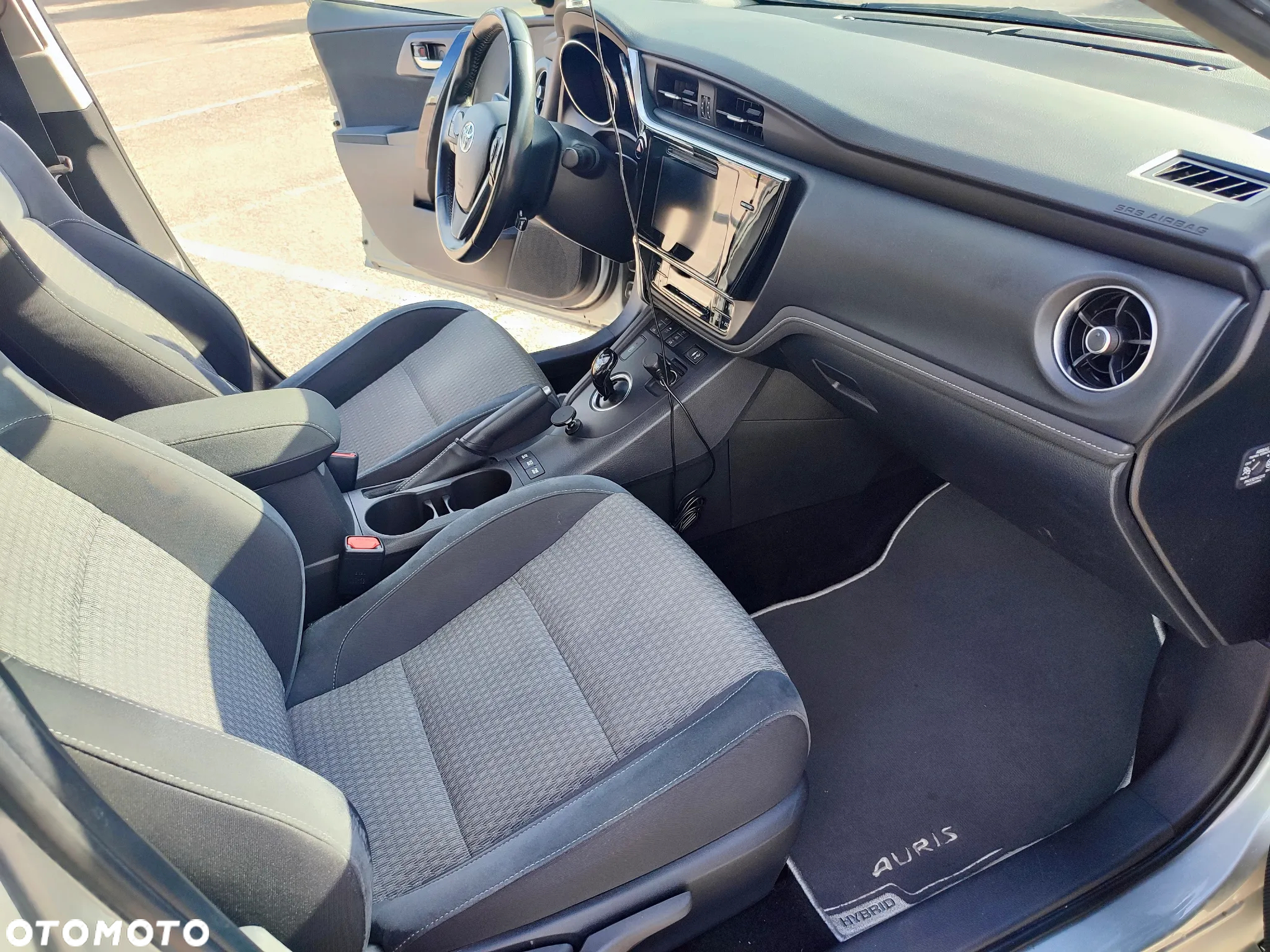 Toyota Auris Hybrid 135 Selection - 11
