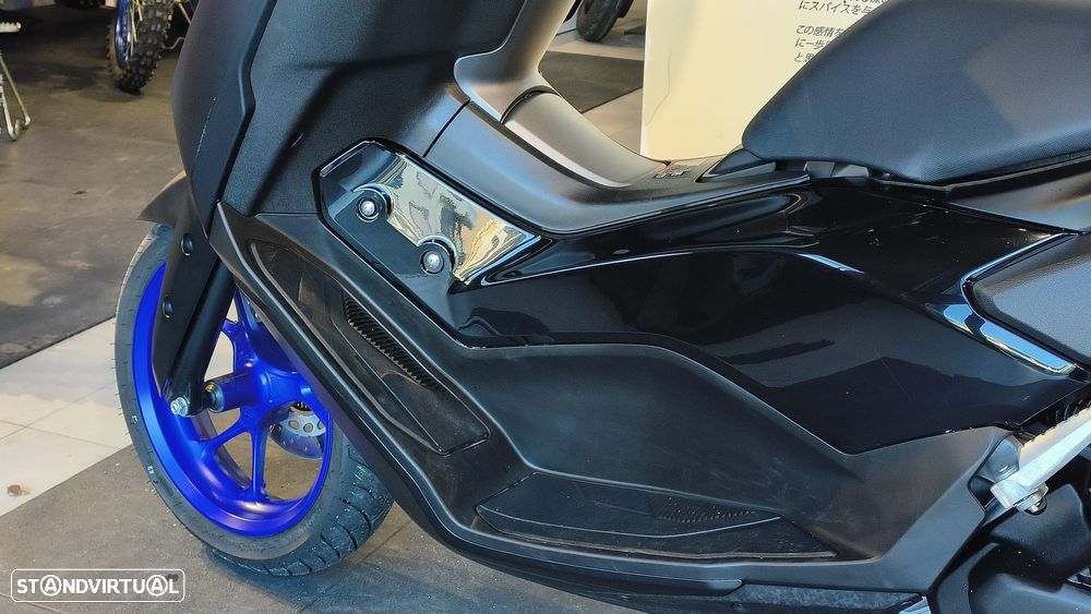 Yamaha NMAX - 8