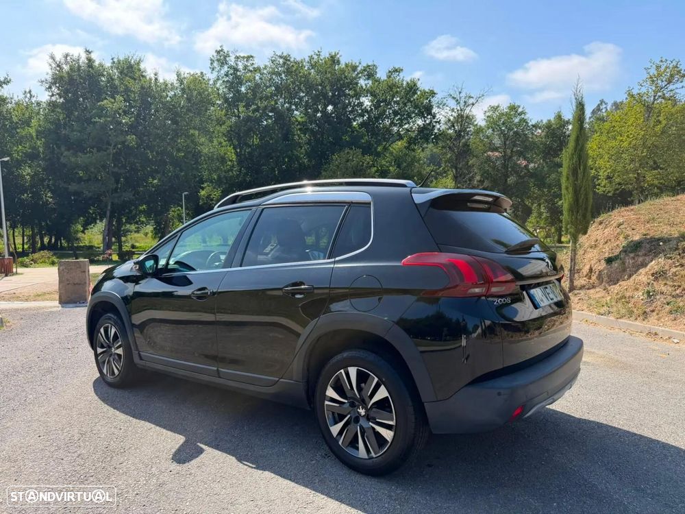 Peugeot 2008 - 8