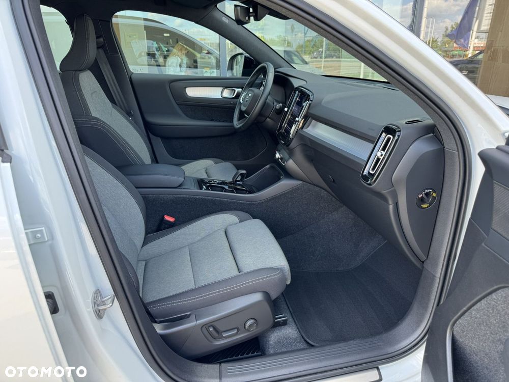Volvo XC 40 B3 Plus Dark - 15