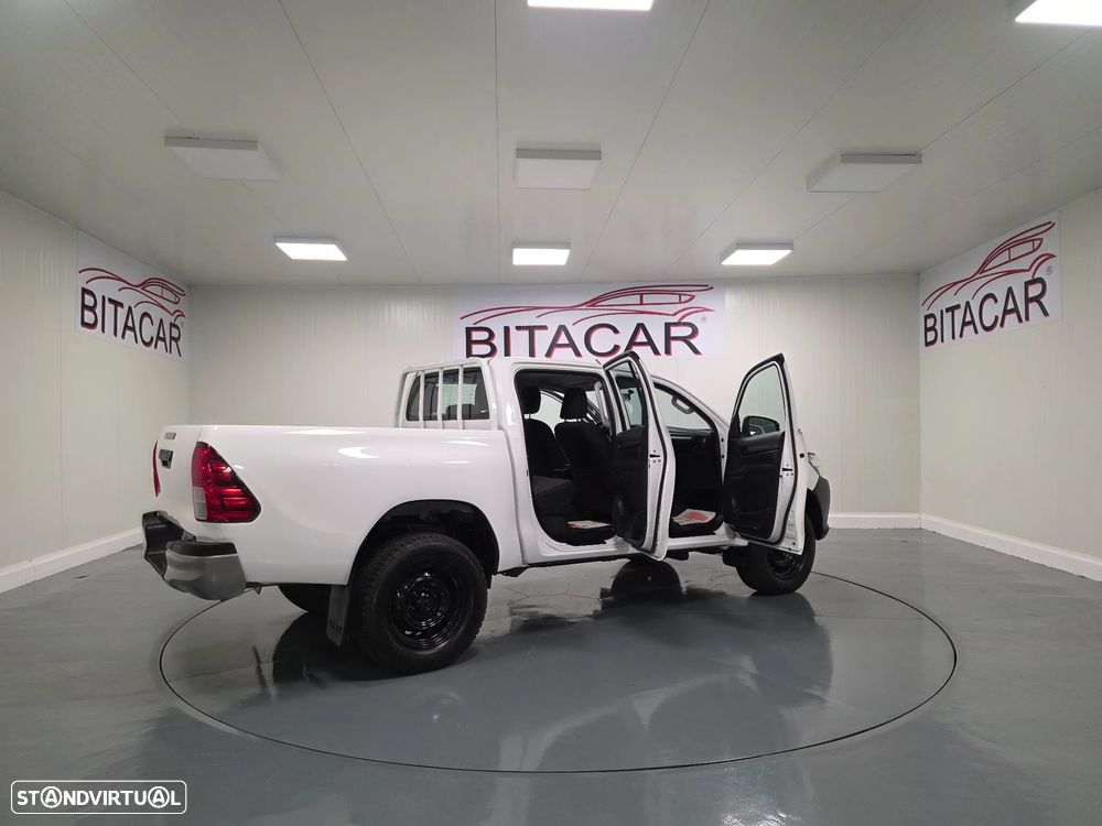 Toyota HILUX  2.4 D-4D 2WD CD - 36