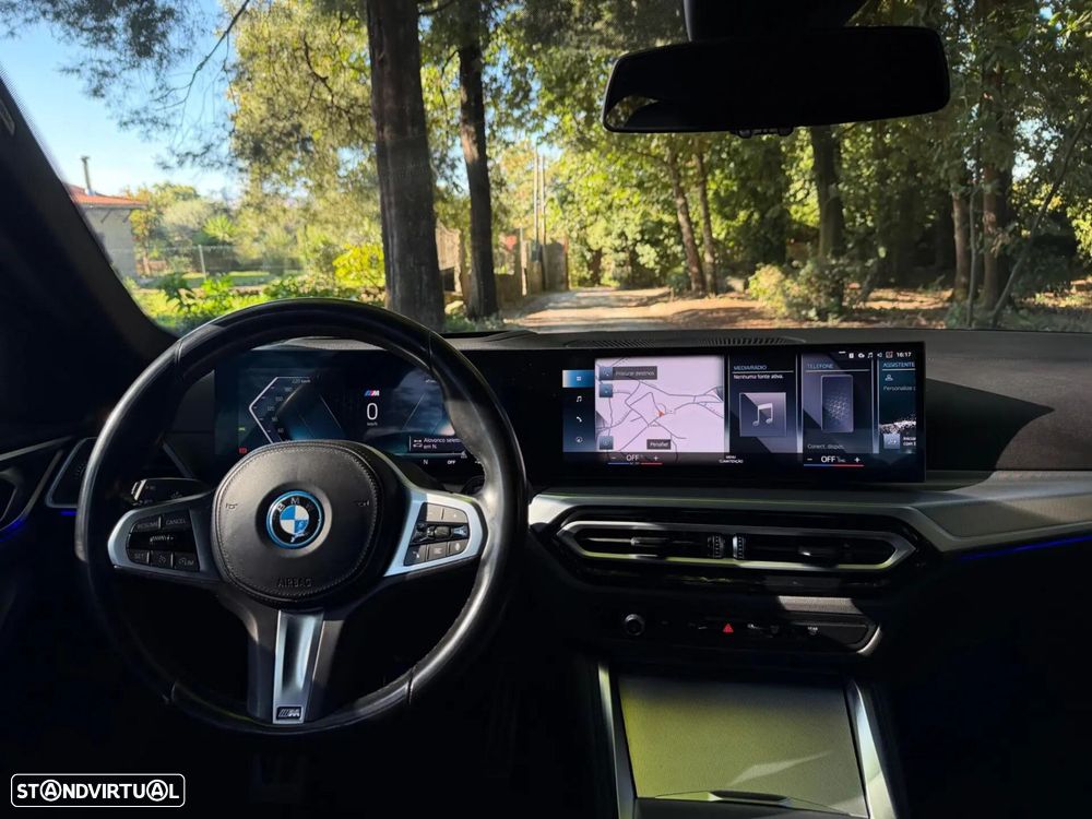 BMW i4 eDrive40 Desportiva M - 17
