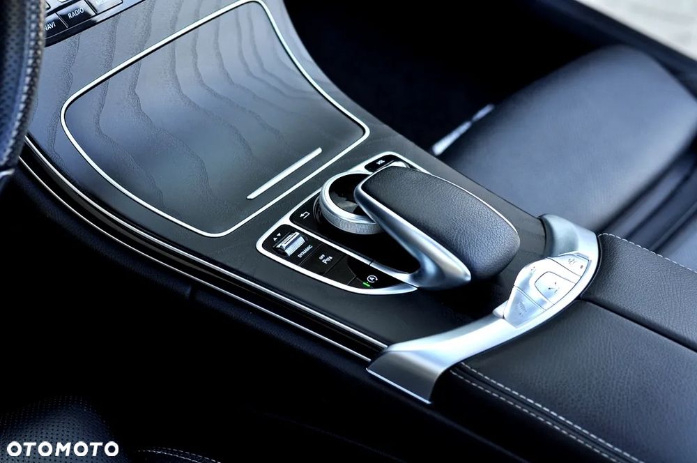 Mercedes-Benz Klasa C 180 Kabriolet 9G-Tronic - 33