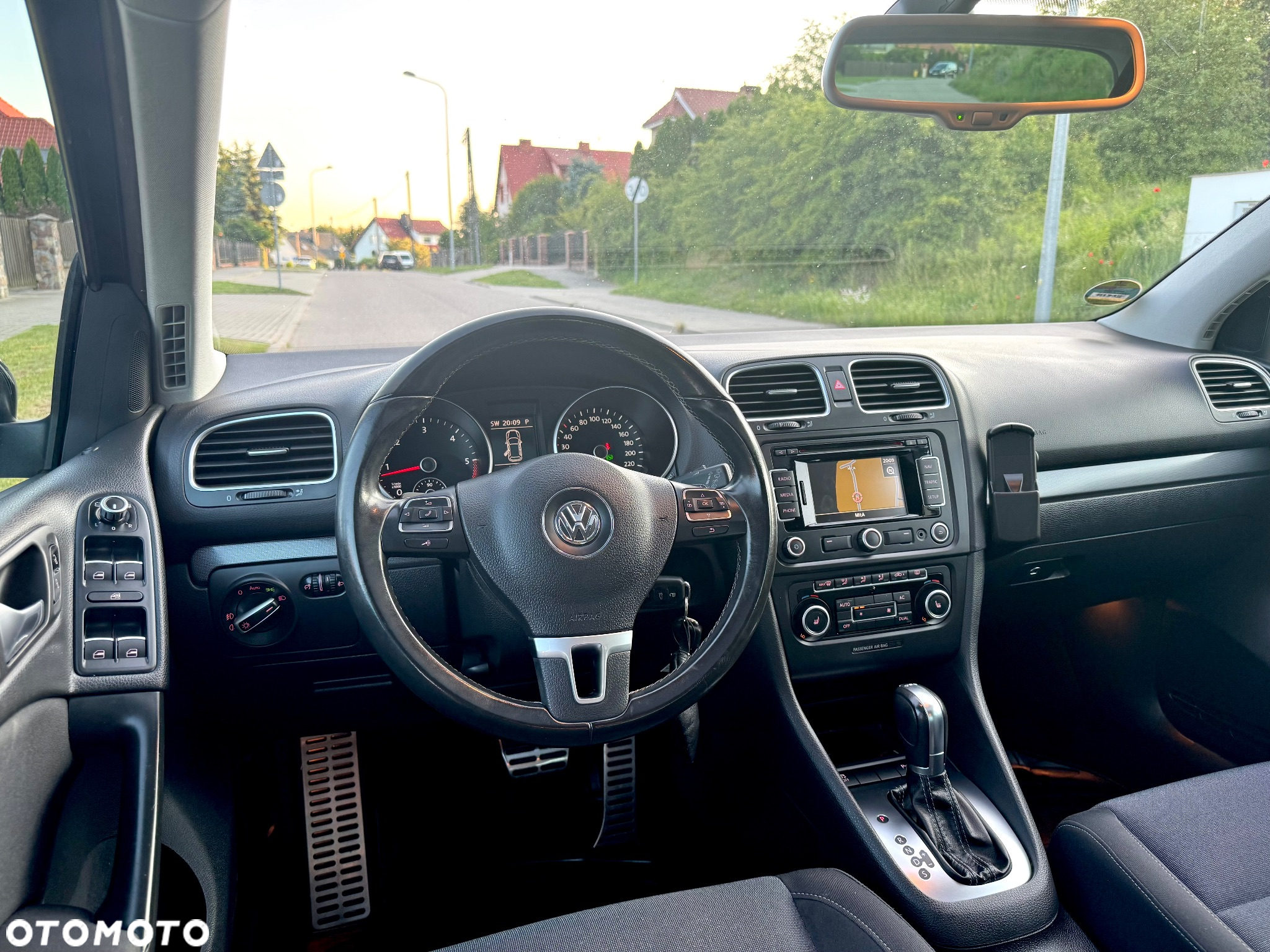 Volkswagen Golf VI 2.0 TDI Comfortline DSG - 19