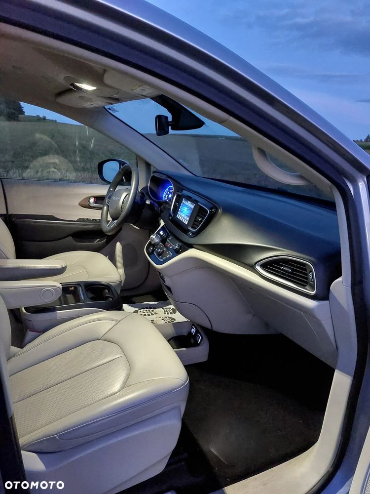 Chrysler Voyager - 15