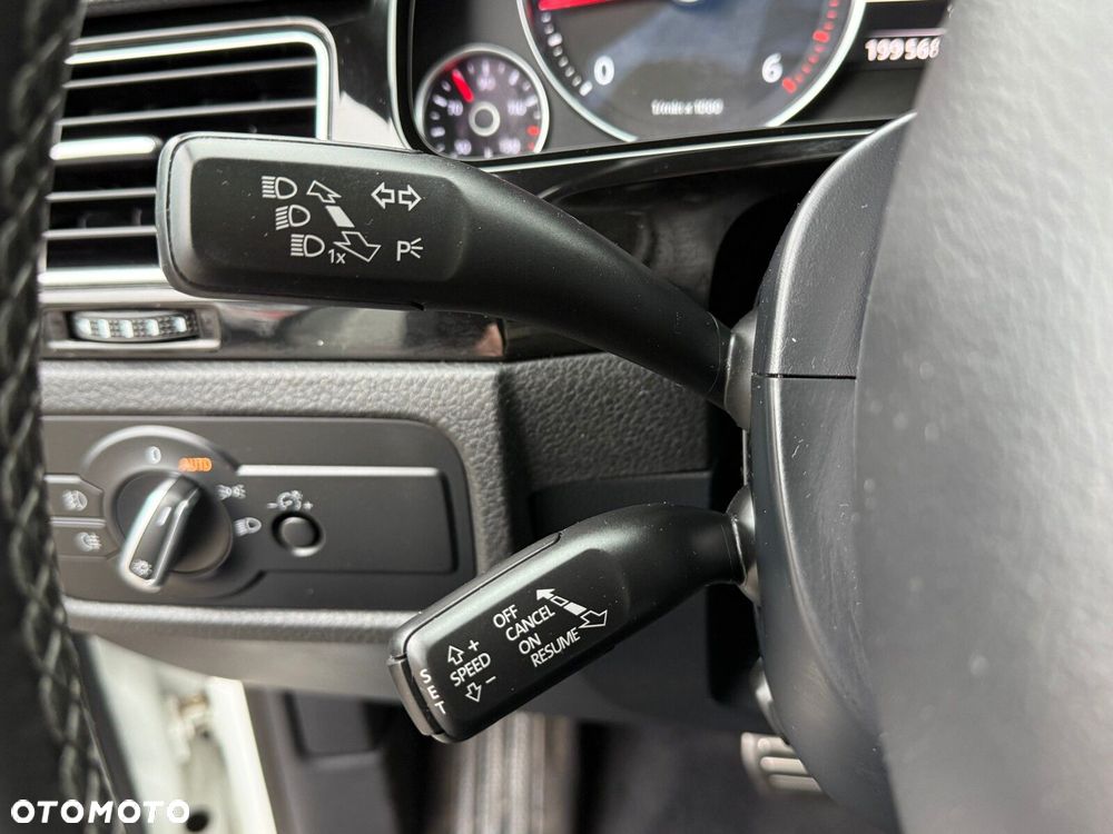 Volkswagen Touareg - 31