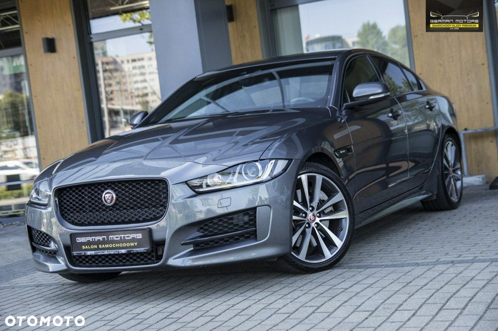 Jaguar XE - 3