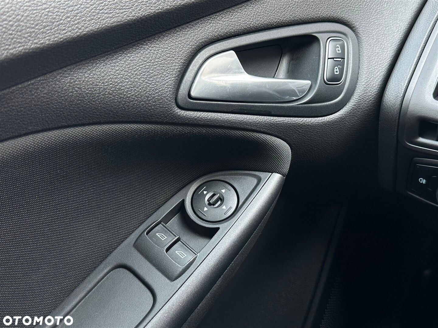 Ford Focus 1.6 Trend - 15