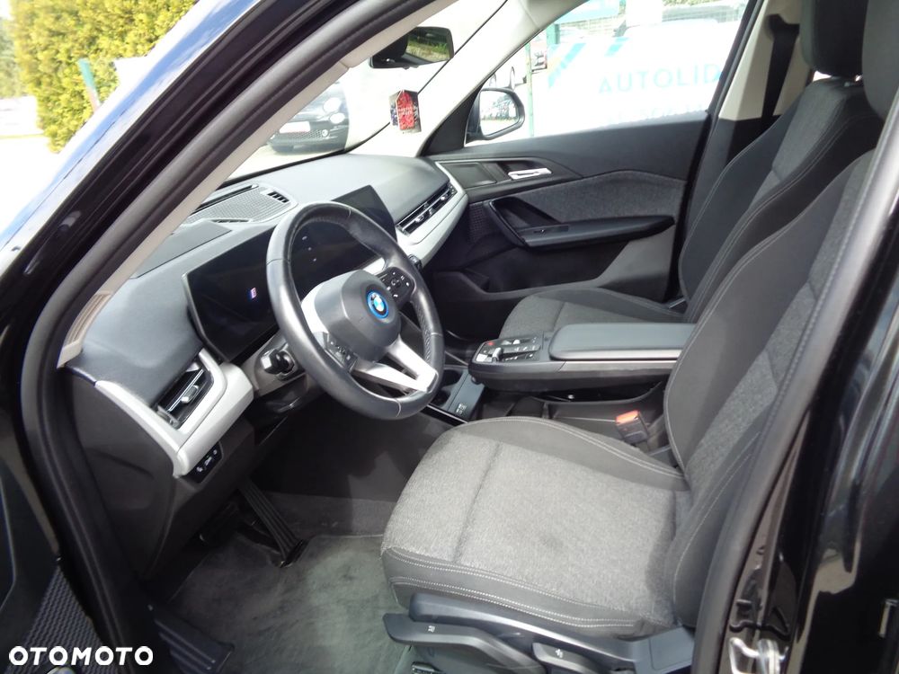 BMW iX1 eDrive20 xLine - 16