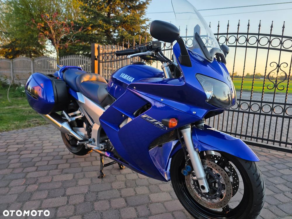 Yamaha FJR - 28