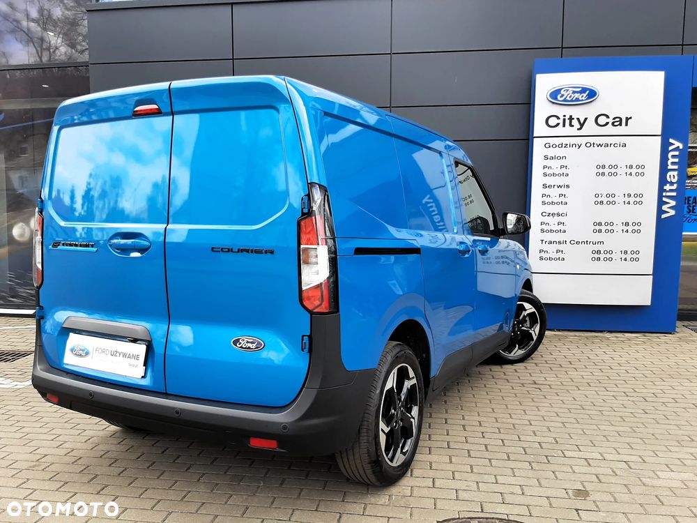 Ford Courier - 36
