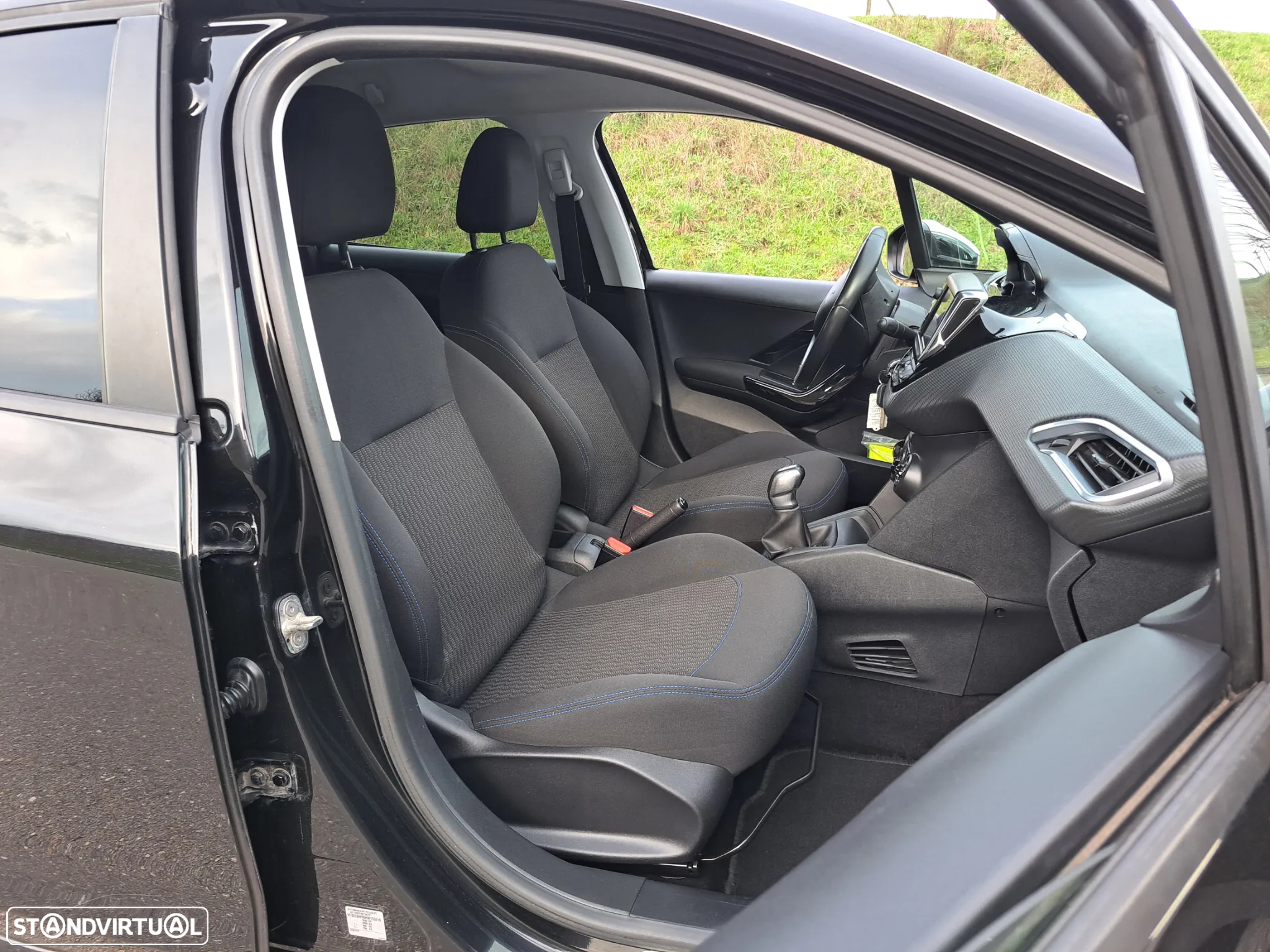 Peugeot 208 1.6 BlueHDi Style - 13