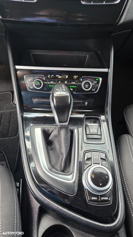 BMW Seria 2 216d Aut. Sport Line - 28