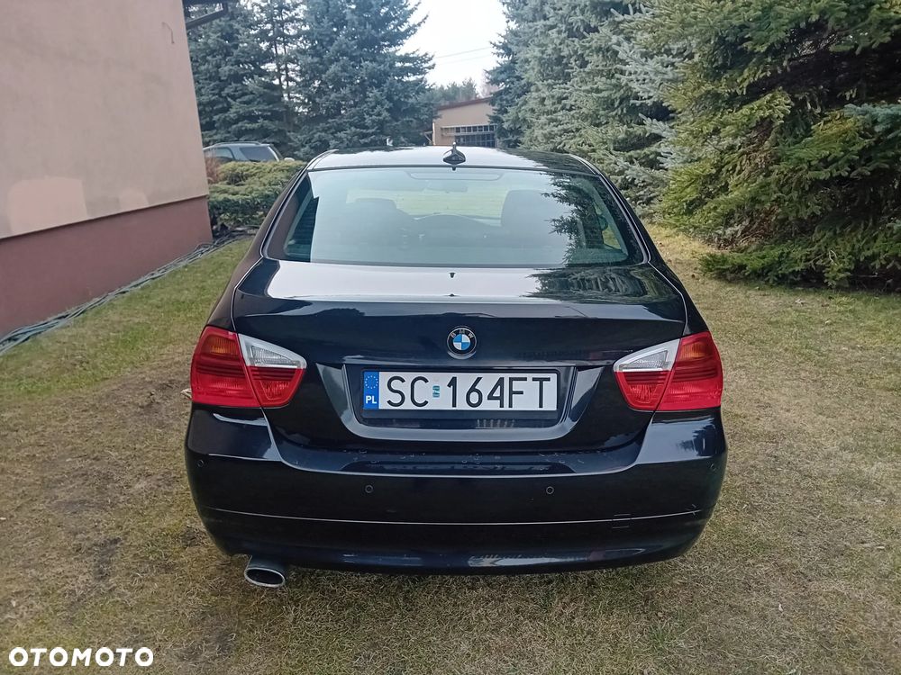 BMW Seria 3 318i Edition Exclusive - 4
