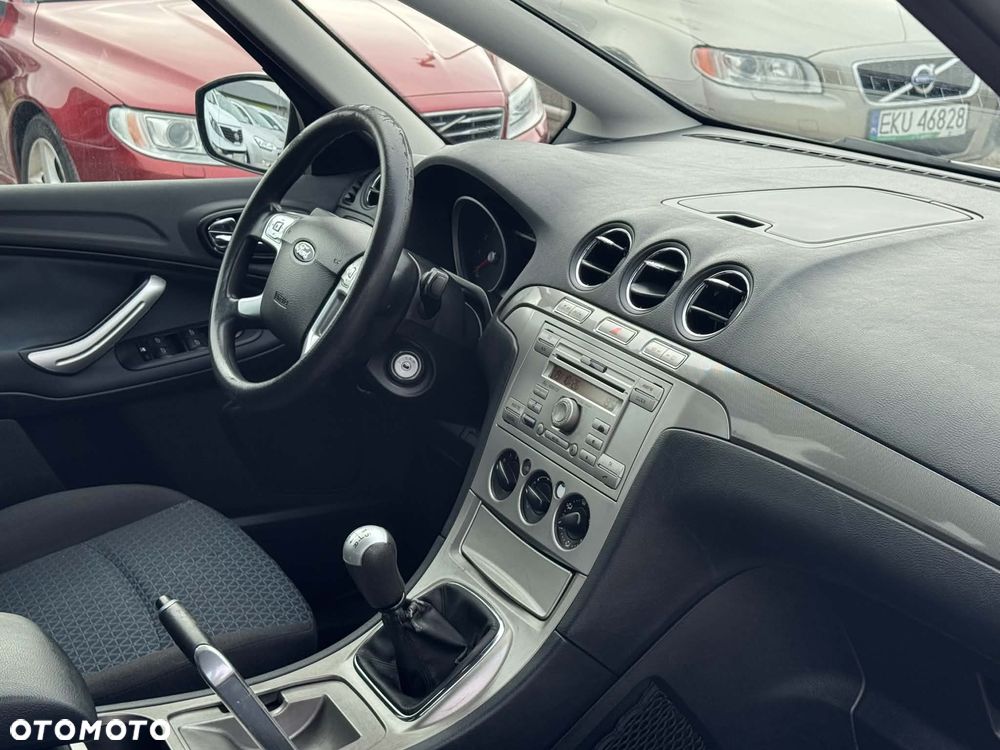 Ford S-Max 2.0 Ambiente - 28