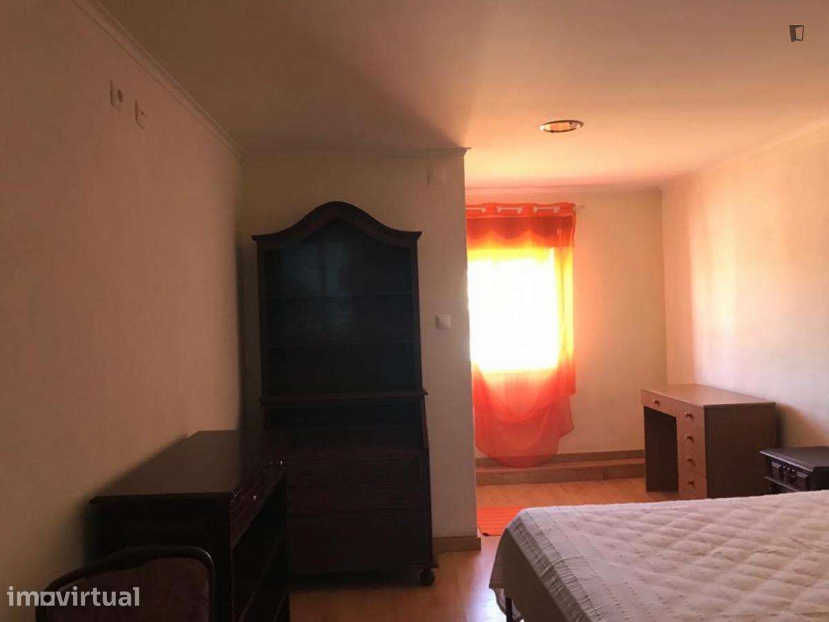 Quarto - localizado em Lumiar Lisbon - Grande imagem: 2/16