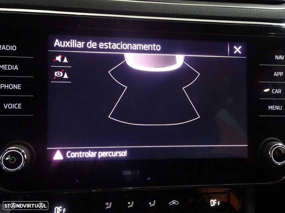 Skoda Superb Break 2.0 TDI Ambition DSG - 27